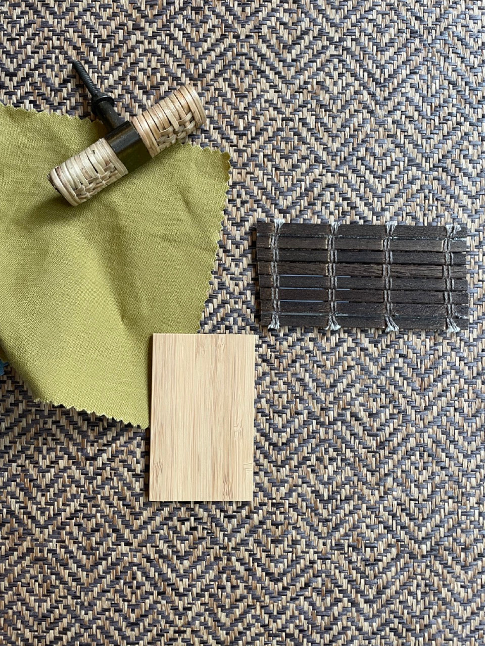 Behang Sisal visgraat caramel/ kastanje
