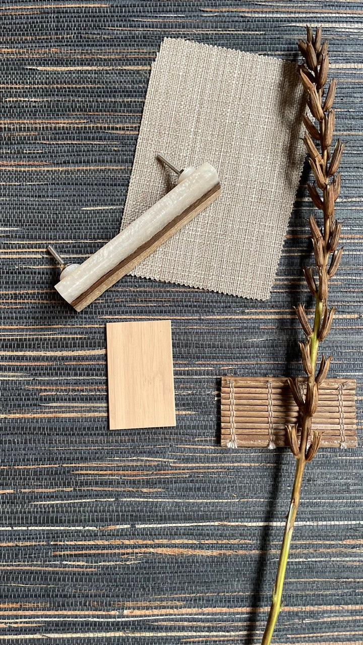 Behang zeegras donkerblauw bruin beige mix